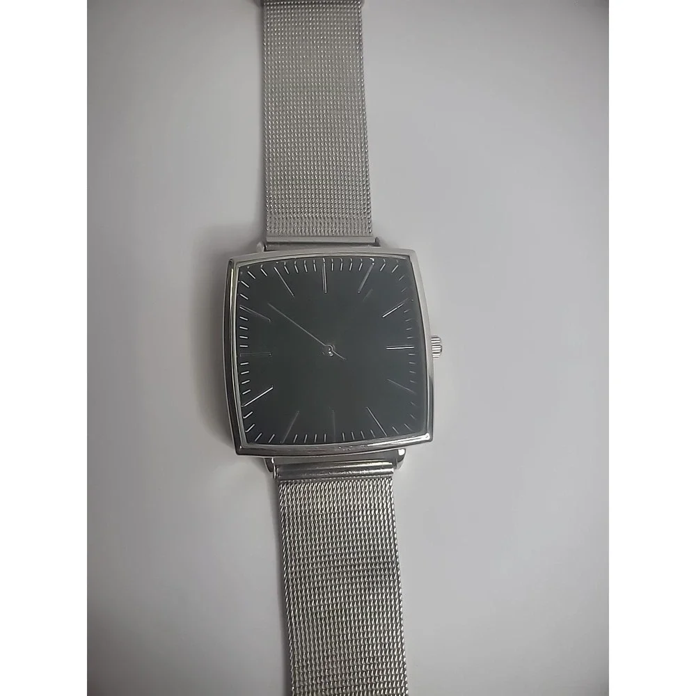 Vintage Silver Tone Wristwatch Womens Black Face Silver Tone Mesh Strap Jewelry